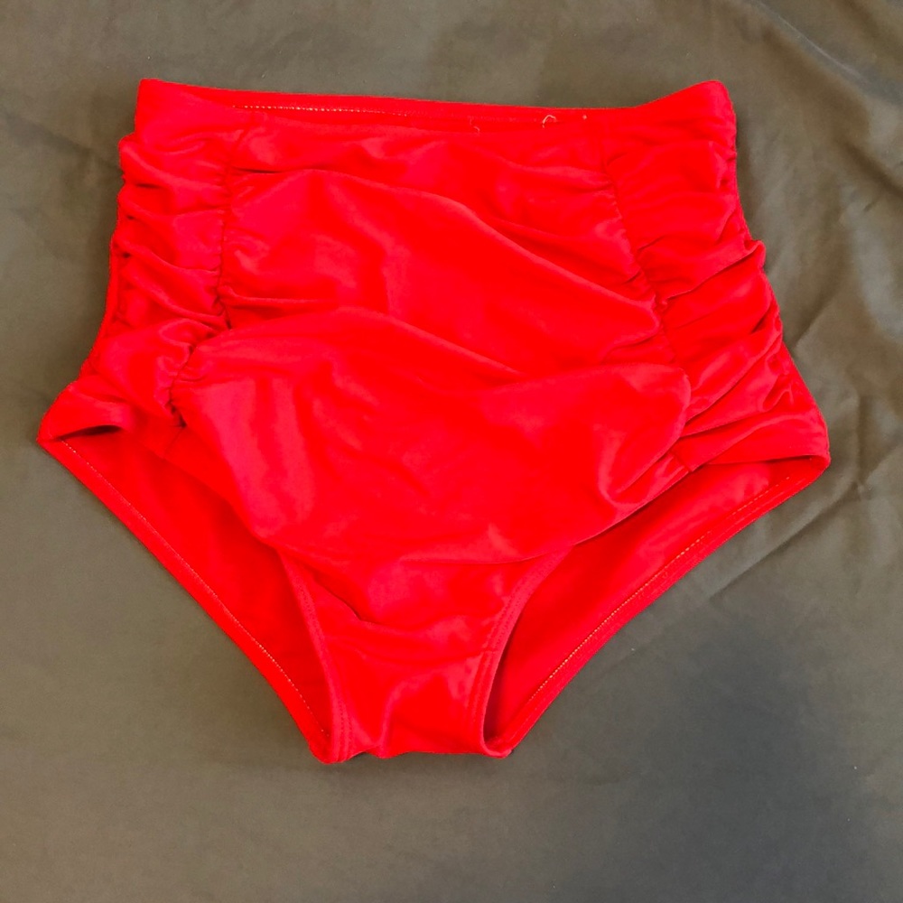 🌻❄️🍀Red bikini bottoms🍀❄️🌻